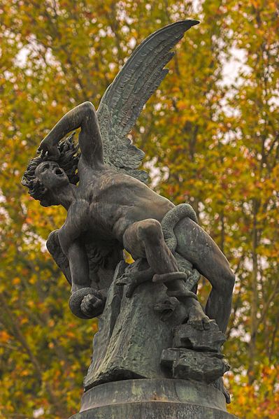 Algunas curiosidades sobre la fuente del Ángel Caído