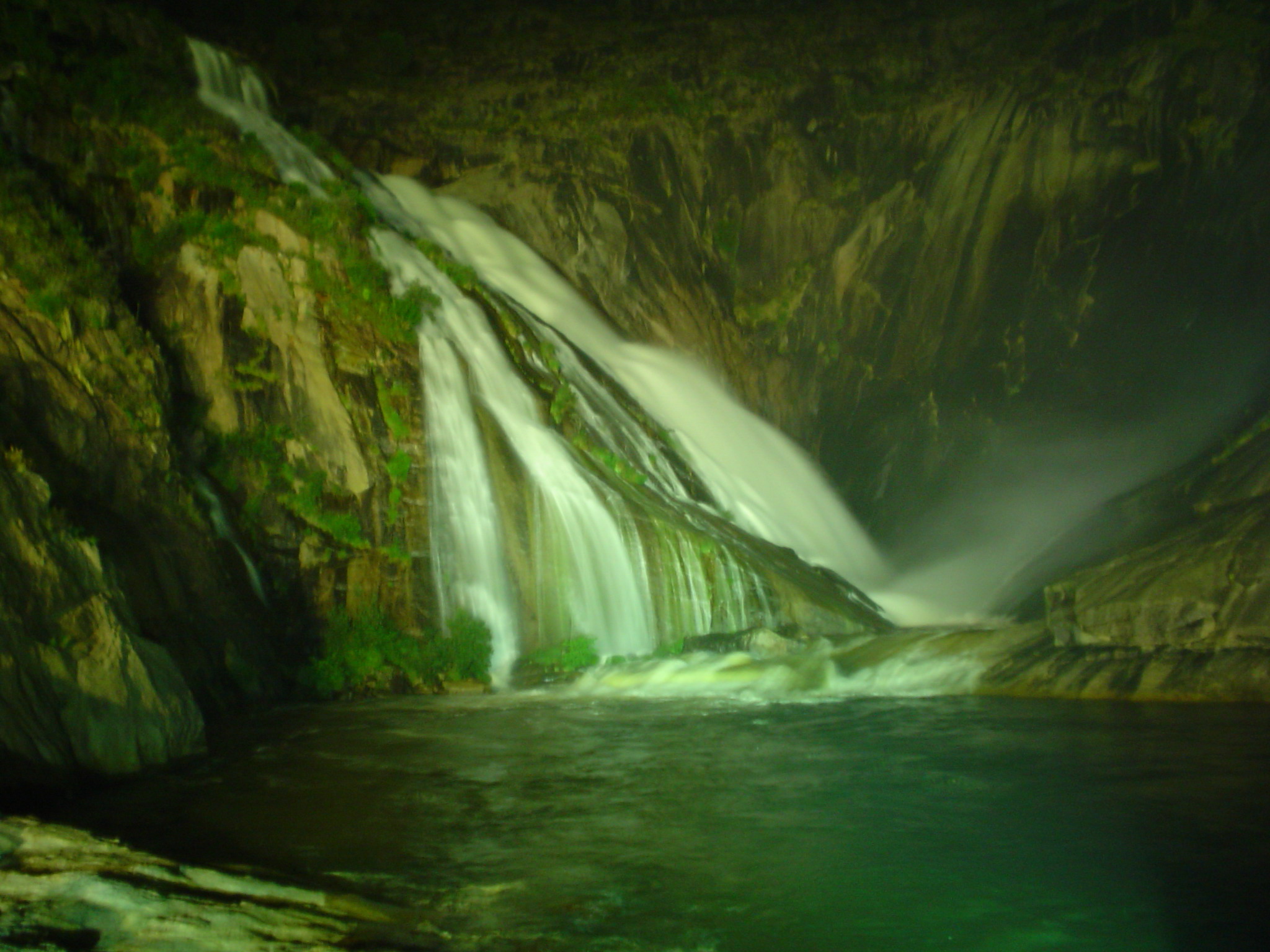 El único río de Europa que desemboca en cascada