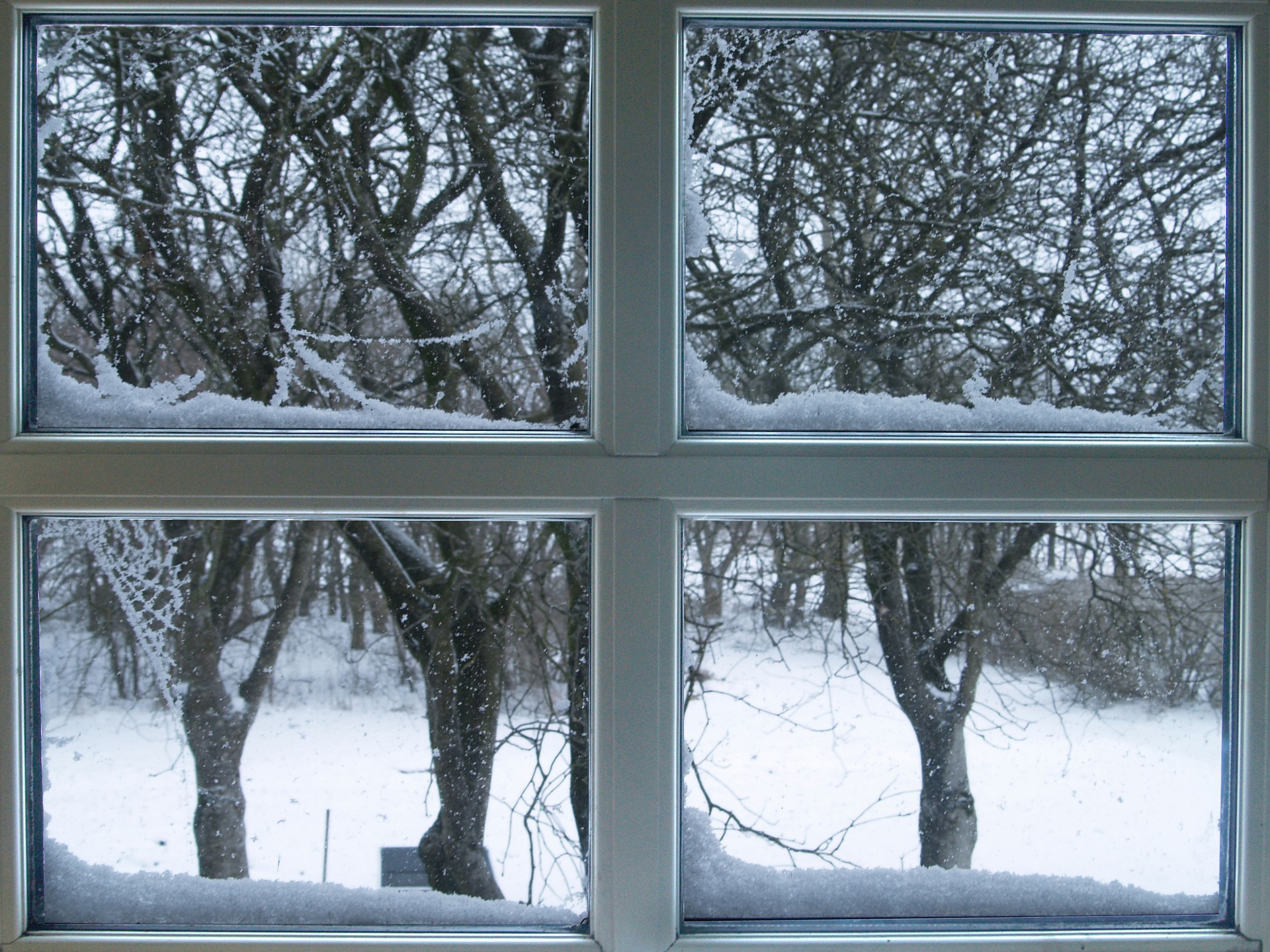 Окно зимой